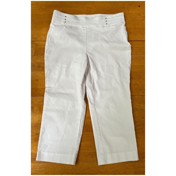 JM COLLECTION Pull On Slim Fit Stretch Rivet Detail Cropped Capri Pants, Size LP - Picture 1 of 9